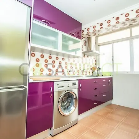 Centrally Located 3 Bedroom In * נרחה