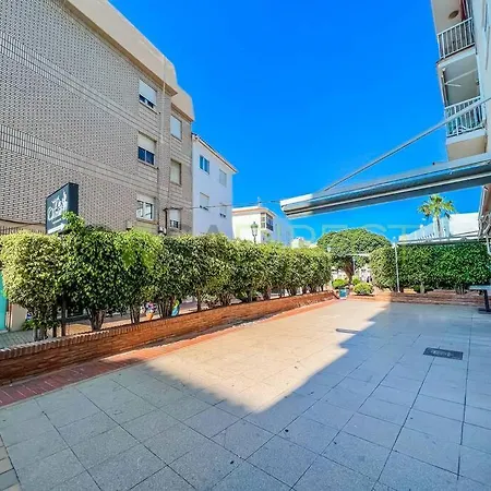 شقة Centrally Located 3 Bedroom In نيرخا